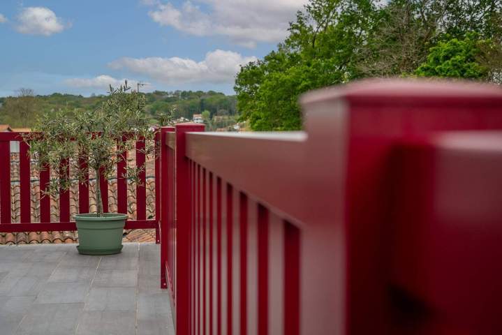 Conception sur mesure de garde-corps de tous les styles